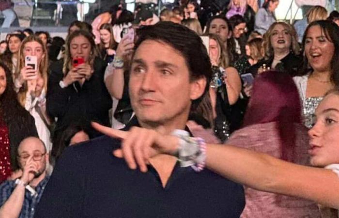 Guarda Justin Trudeau divertirsi al concerto di Taylor Swift