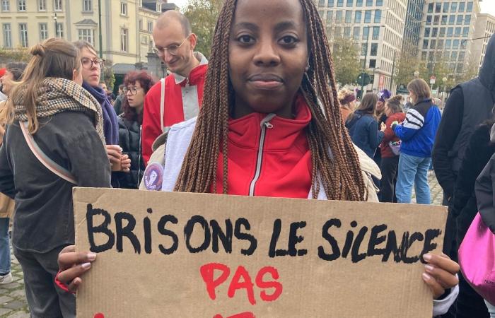 Manifestazione contro la violenza sulle donne: “Il futuro sembra catastrofico per le donne”