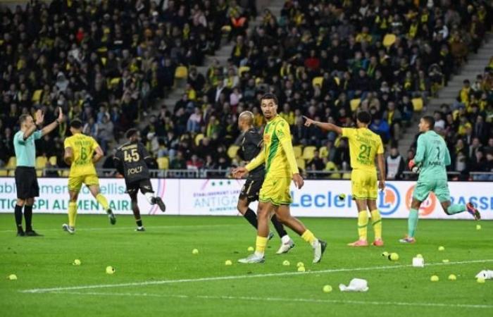 Un Nantes in crisi vede sospesa temporaneamente la partita contro Le Havre nel recupero, l’Auxerre batte l’Angers sul traguardo