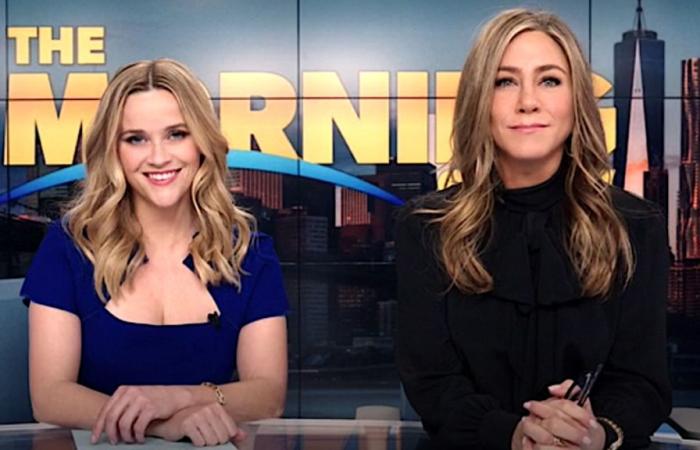 Reese Witherspoon pubblica un dolce video con Jennifer Aniston mentre girano la quarta stagione di The Morning Show