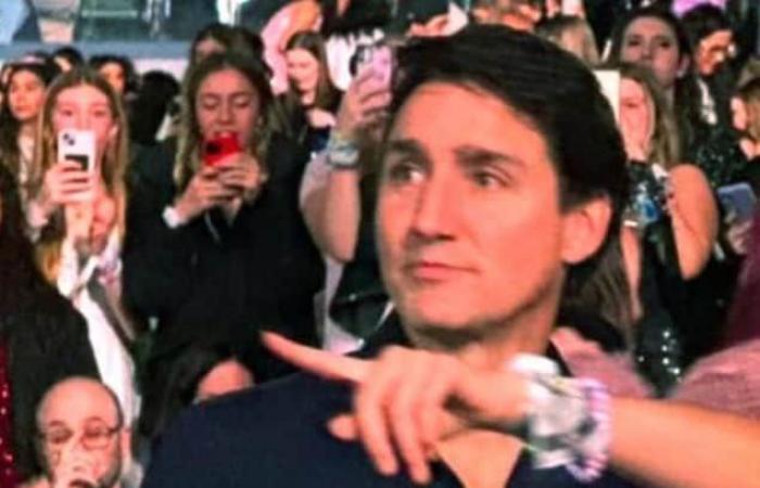 Justin Trudeau avvistato tra gli swifties a Toronto