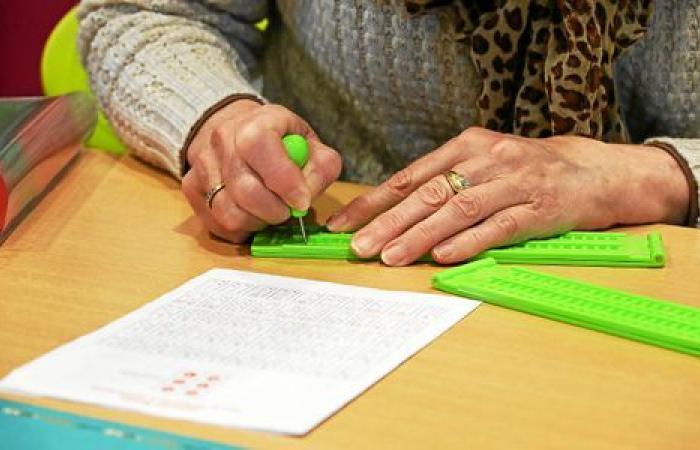 Braille, lenti d’ingrandimento digitali… Il Festival del Libro della Gioventù di Morlaix presenta strumenti di lettura per non vedenti