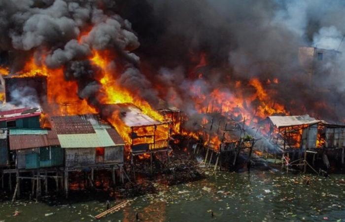 Incendi: le fiamme devastano una baraccopoli a Manila nelle Filippine: News