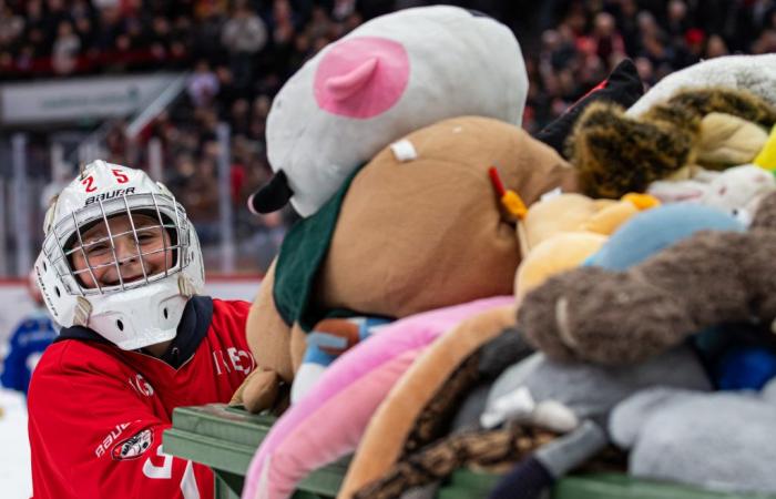 Una pioggia di porte e peluche questa domenica pomeriggio – Losanna HC