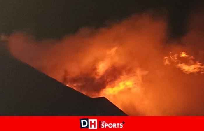 Potente incendio a Carnières, tre case completamente distrutte: “l’intervento è stato molto lungo” (video)