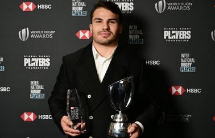 Antoine Dupont votato miglior giocatore dell'anno nel rugby a sette