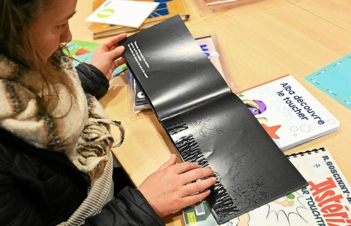 Braille, lenti d’ingrandimento digitali… Il Festival del Libro della Gioventù di Morlaix presenta strumenti di lettura per non vedenti