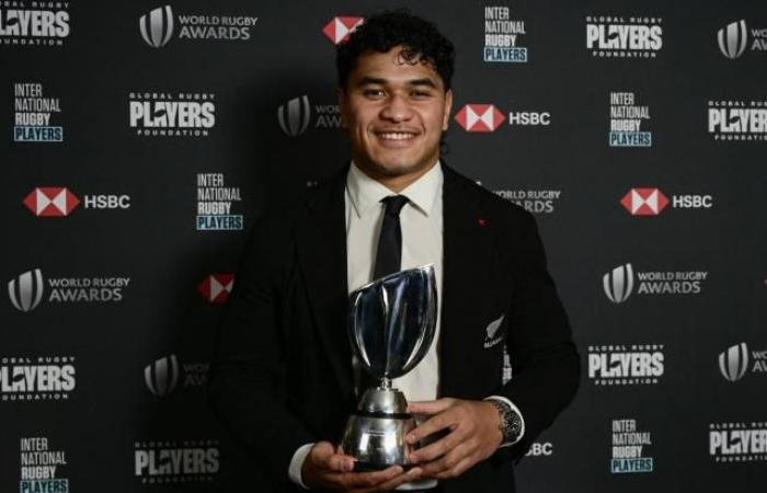 “Il mio primo pensiero è stato per mia madre”: Wallace Sititi, votato rivelazione dell'anno ai World Rugby Awards