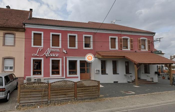 Un albergo-ristorante distrutto dalle fiamme nel cuore della notte, nessuna vittima da segnalare