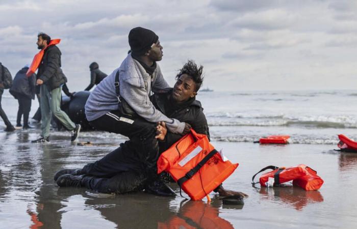 Tre anni dopo il peggior naufragio nel Canale della Manica, le traversate mortali continuano