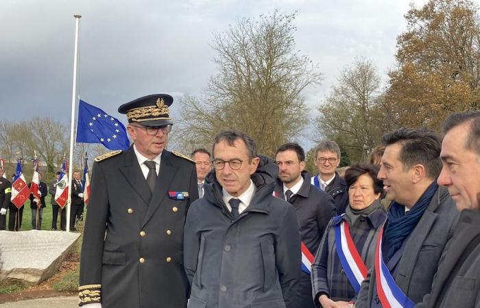 Francia Parigi. Vandea Mouchamps. Bruno RETAILLEAU “Non mi paragono a Georges Clemenceau!” (Ed. Les Sables-d'Olonne)