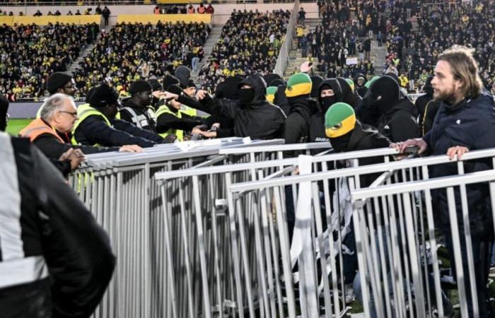 la partita Nantes-Le Havre interrotta per una trentina di minuti per un tentativo di invasione di campo prima di riprendere