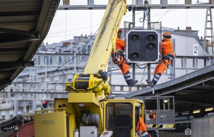 Stazione di Ginevra senza treni Traffico ferroviario – Una stazione Cornavin senza treni da venti ore