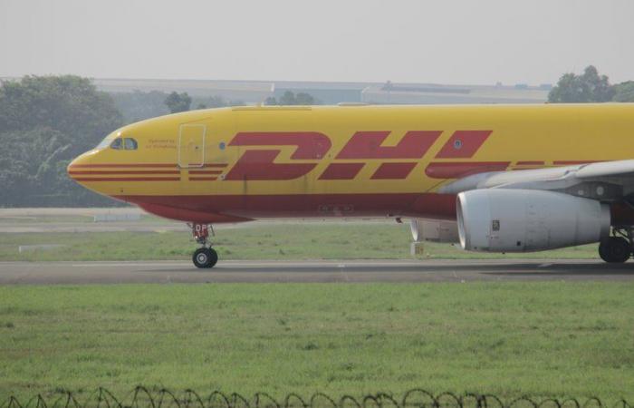 “Apro gli occhi, è tutto rosso”: un testimone racconta lo schianto dell'aereo cargo DHL, a bordo c'erano due spagnoli, uno di loro è morto