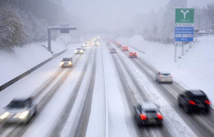 La Svizzera valuterà la possibilità di rendere obbligatori gli pneumatici invernali