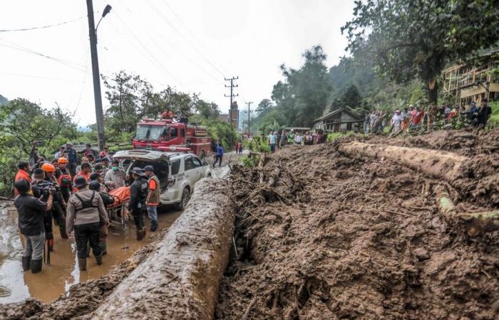 Indonesia | Almeno 16 morti, 7 dispersi tra alluvioni e smottamenti