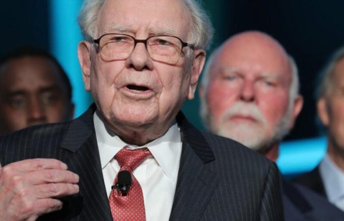 Warren Buffett nota la mortalità e promette 1 miliardo di dollari in azioni della Berkshire