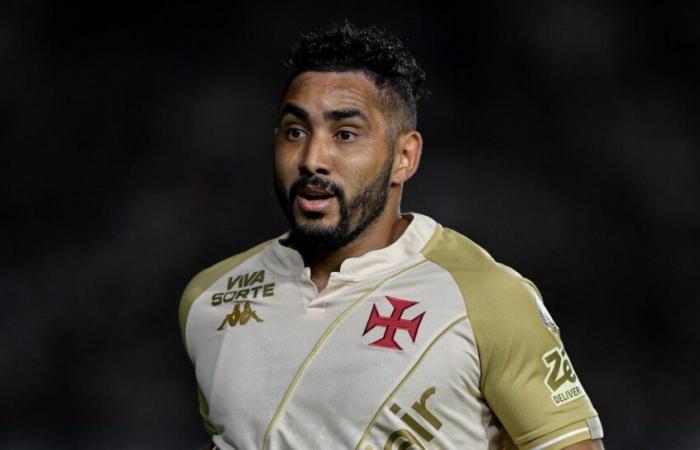 Parole forti di Payet per difendere Deschamps