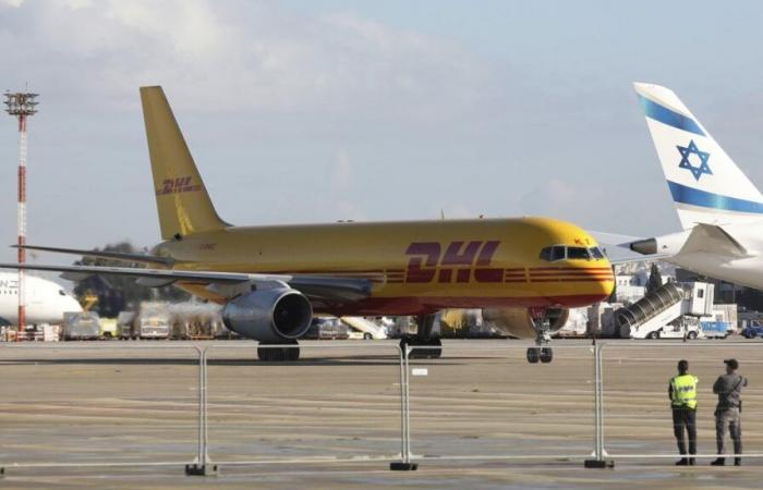 L'aereo cargo DHL si schianta contro una casa vicino a Vilnius, in Lituania