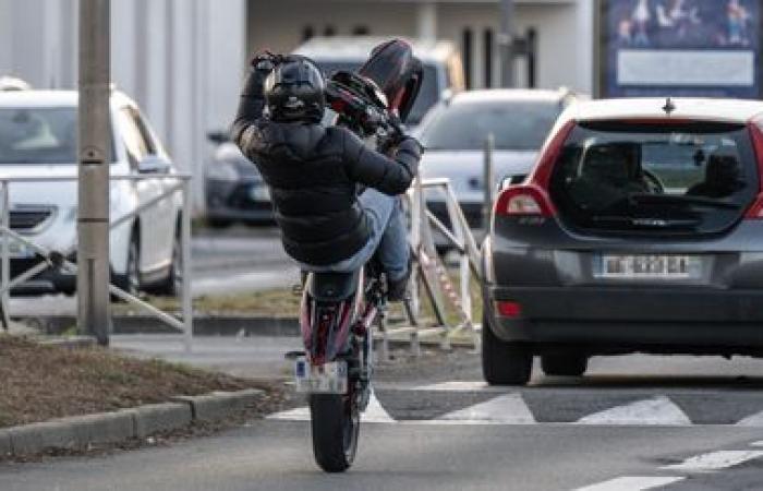 Un giovane passeggero di una motocicletta muore durante un rodeo urbano a Bassens