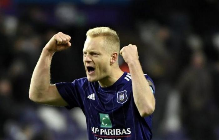 Olivier Deschacht resta senza parole davanti a un giocatore dell’Anderlecht: “Alza anche il livello degli altri” – Tutto il calcio