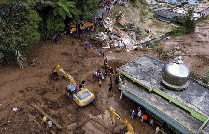 Indonesia | Almeno 16 morti, 7 dispersi tra alluvioni e smottamenti