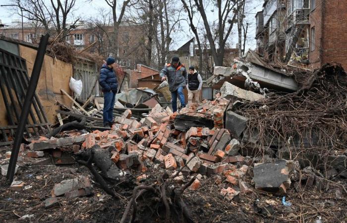 Guerra in Ucraina | Decine di feriti a Kharkiv e Odessa, secondo Kiev, hanno colpito un deposito di carburante russo