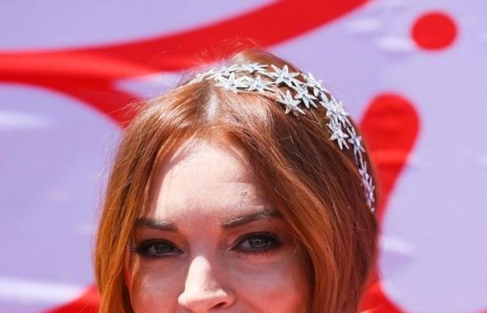 Internet non riesce a credere al volto di Lindsay Lohan nel 2024