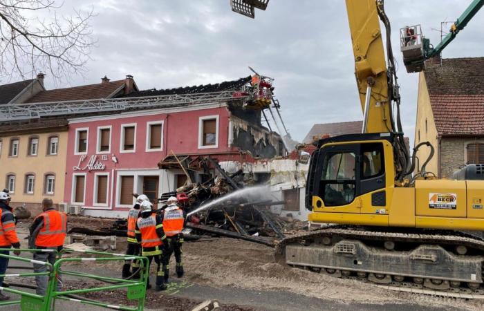 Keskastel: Il ristorante-hotel L’Alsace è stato parzialmente demolito dopo un violento incendio