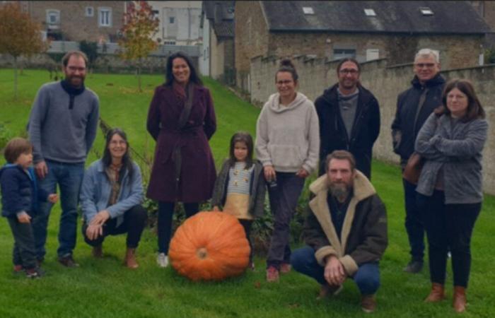 Una zona di permacultura progettata davanti a questa mediateca del Calvados