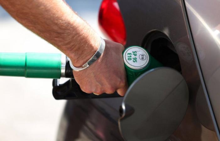 Licenziato per aver utilizzato la carta carburante del Comune per scopi personali