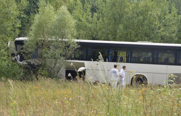 un incidente tra due scuolabus lascia nove feriti