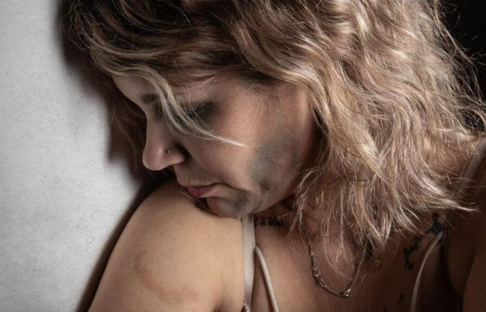 TESTIMONIANZA – Caroline è il volto della campagna contro la violenza contro le donne in Alta Savoia