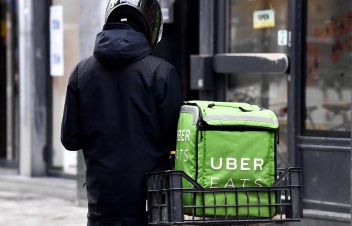 Respinta dai tribunali, Uber Eats si separa dai suoi tre autisti delle consegne riclassificati come dipendenti