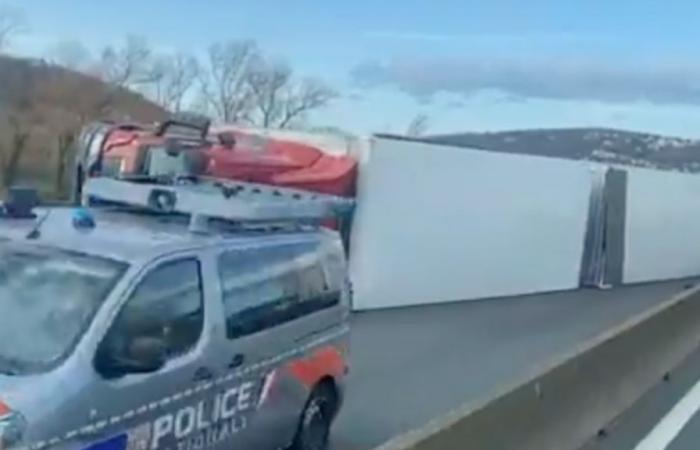 un camion ribaltato sulla A47 paralizza il traffico intorno a Lione