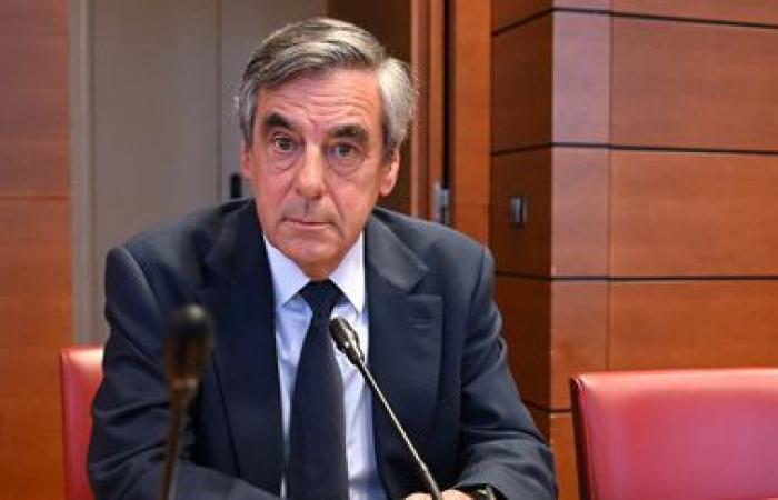 il processo a François Fillon è stato rinviato al 29 aprile 2025