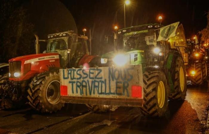 un convoglio di trattori a Strasburgo, azioni previste altrove in Francia