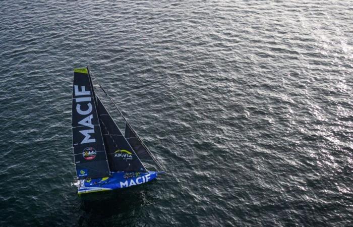 Charlie Dalin ancora leader, record di velocità infranti… Segui in diretta la posizione degli skipper