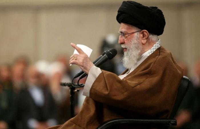 Khamenei sostiene che i leader israeliani dovrebbero essere “condannati a morte” piuttosto che soggetti a mandato di arresto