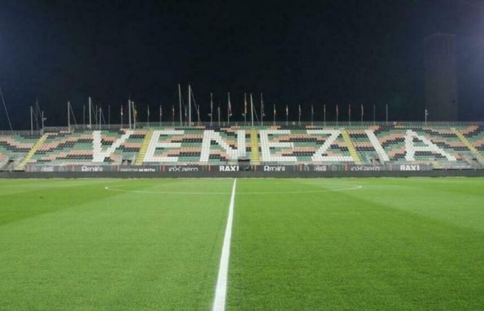 Calcio Serie A, il Lecce incontra Venezia: impresa per la salvezza