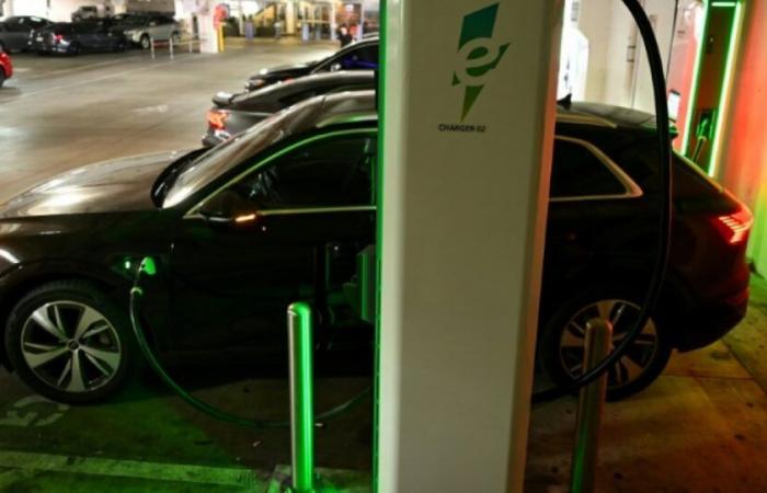 La California promette di agire se Trump taglierà i sussidi per le auto elettriche: notizie