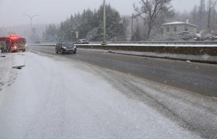 [EN IMAGES] Prima neve in Quebec: diverse uscite stradali in pochi minuti