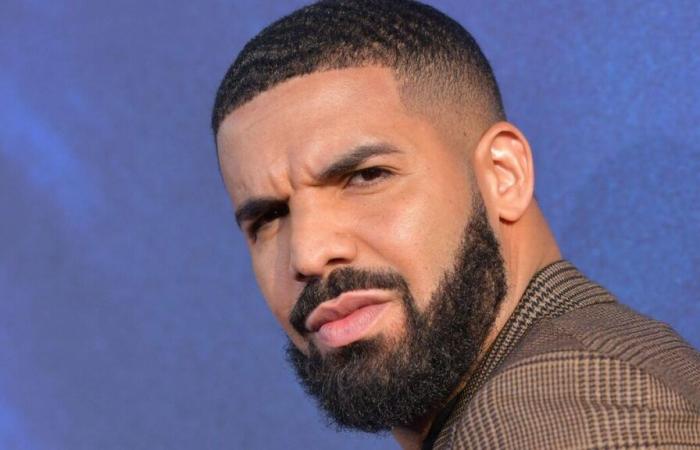 Drake accusa Universal Music e Spotify di aver gonfiato la popolarità di “Not Like Us” di Kendrick Lamar