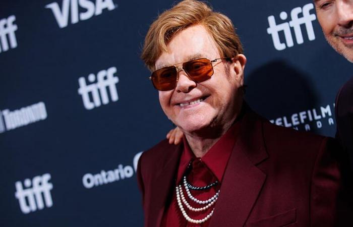 Elton John al momento non può più fare musica a causa dei suoi problemi alla vista