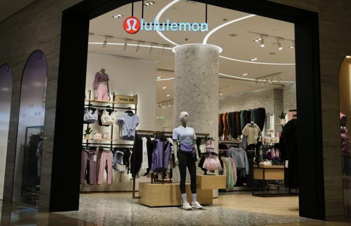 Coppia arrestata con l'accusa di aver rubato 1 milione di dollari in prodotti Lululemon