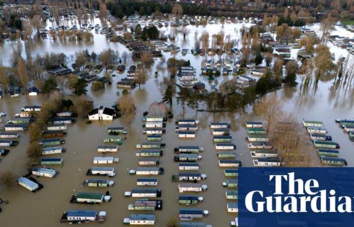 Probabili altre inondazioni questa settimana dopo la pioggia della tempesta Bert, afferma il ministro britannico | Allagamento