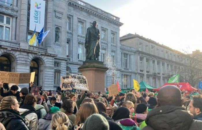 Sciopero degli insegnanti: migliaia di manifestanti a Liegi, aggiornamento sulle azioni portate avanti in Vallonia e Bruxelles