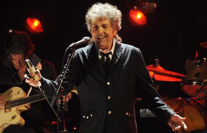 Ma cosa ci fa Bob Dylan su X, il regno di Elon Musk in rapida deriva?