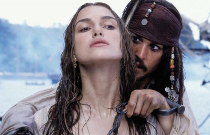 Keira Knightley riflette sulla sua esperienza nella saga “Pirati dei Caraibi”.