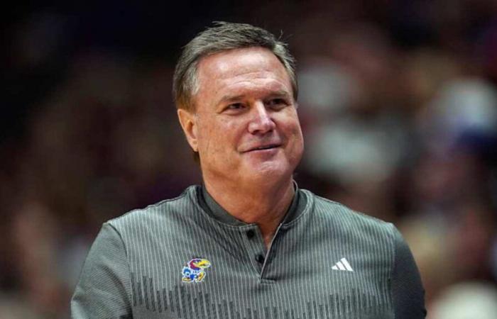 Cosa ha detto Bill Self riguardo a Duke Star Cooper Flagg prima del matchup